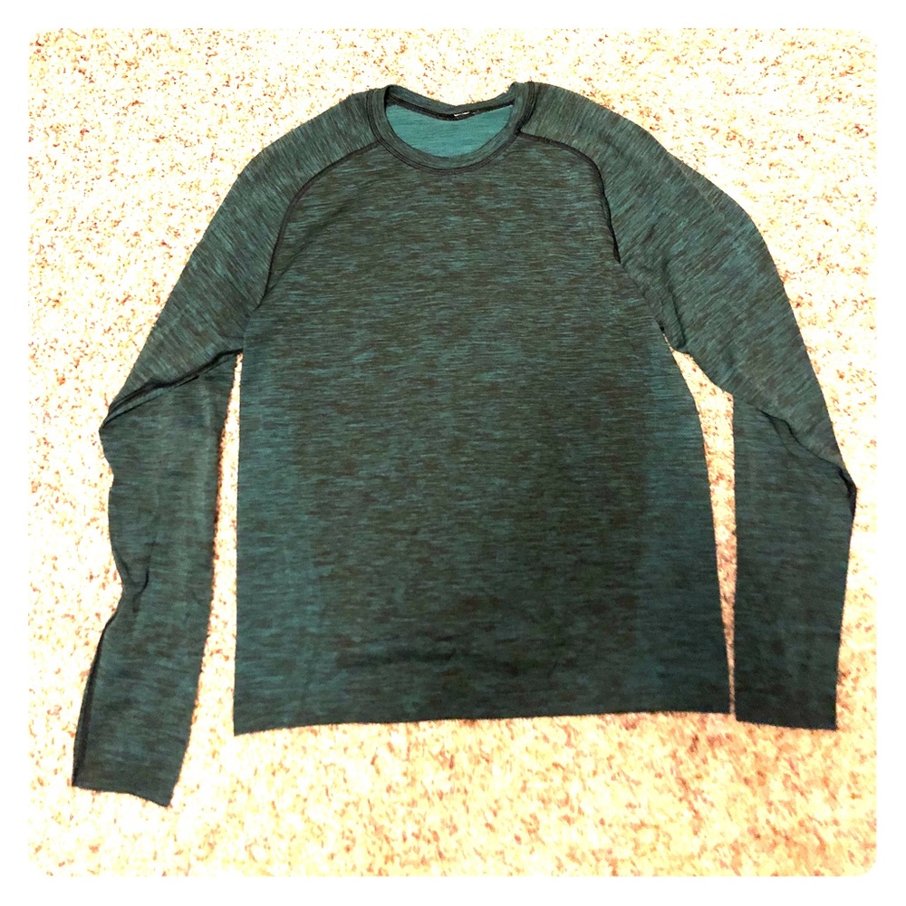 Lululemon Men’s metal vent tech long sleeve